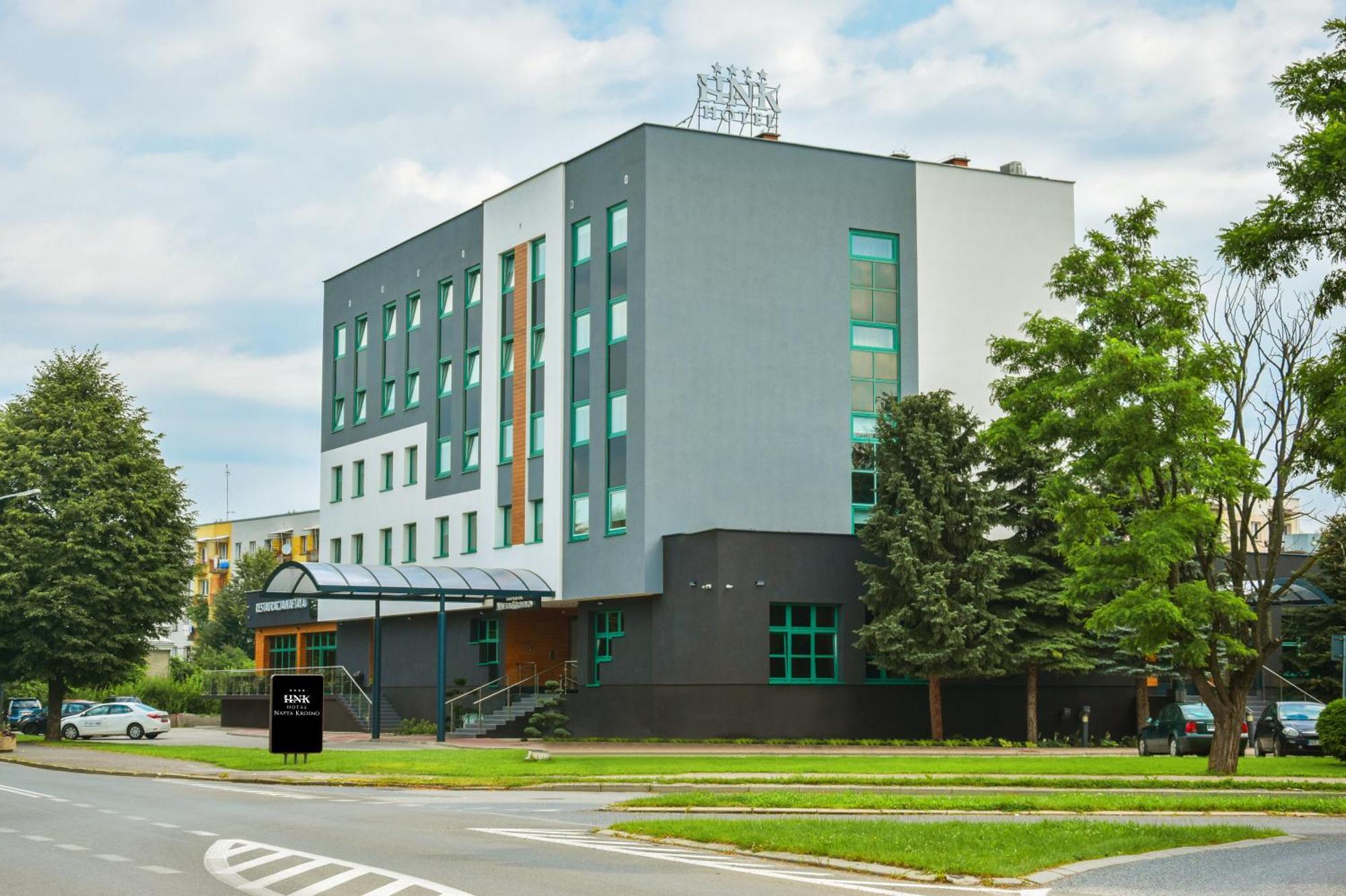 Hotel Krosno-Nafta Exterior foto