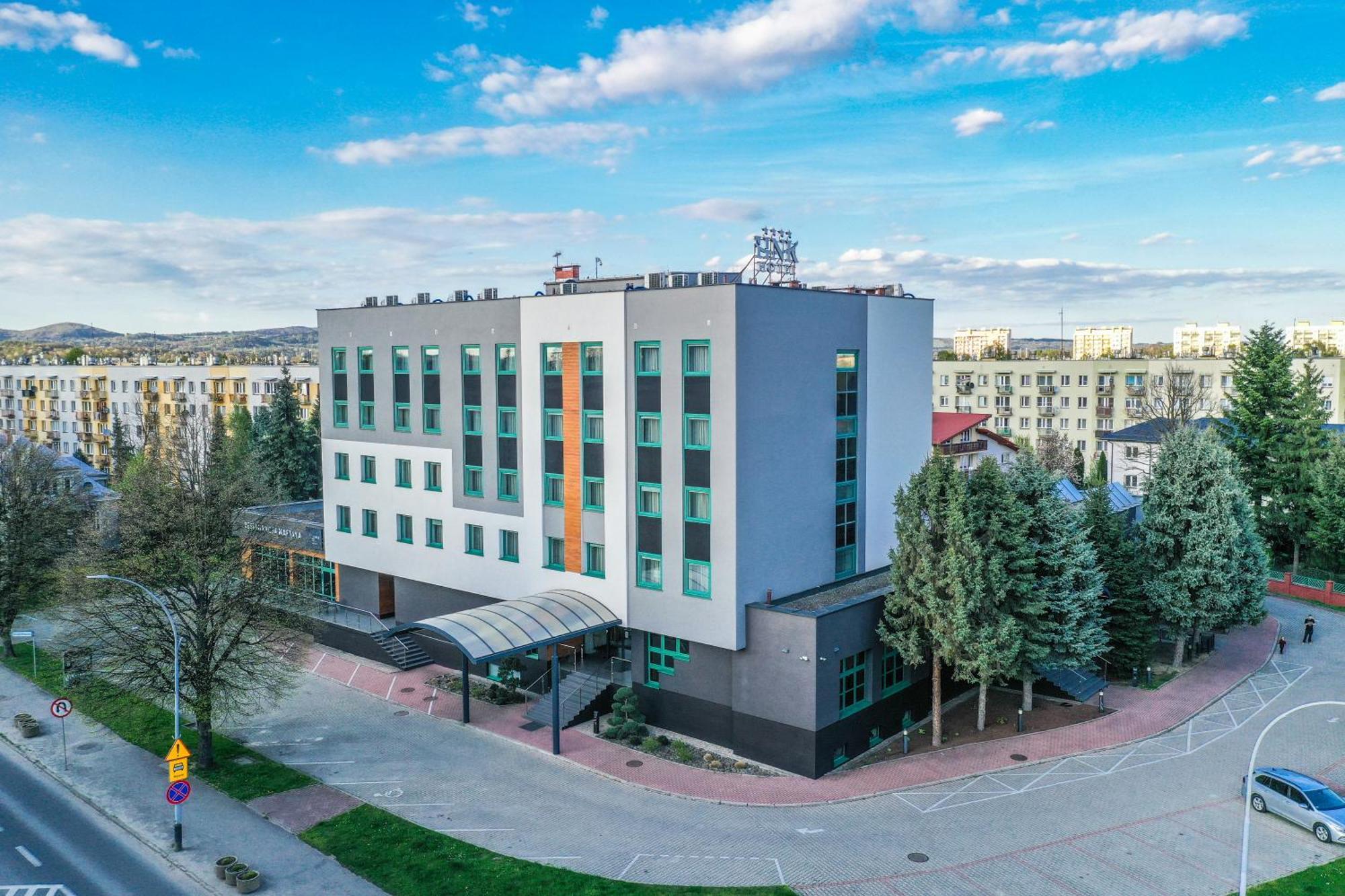 Hotel Krosno-Nafta Exterior foto